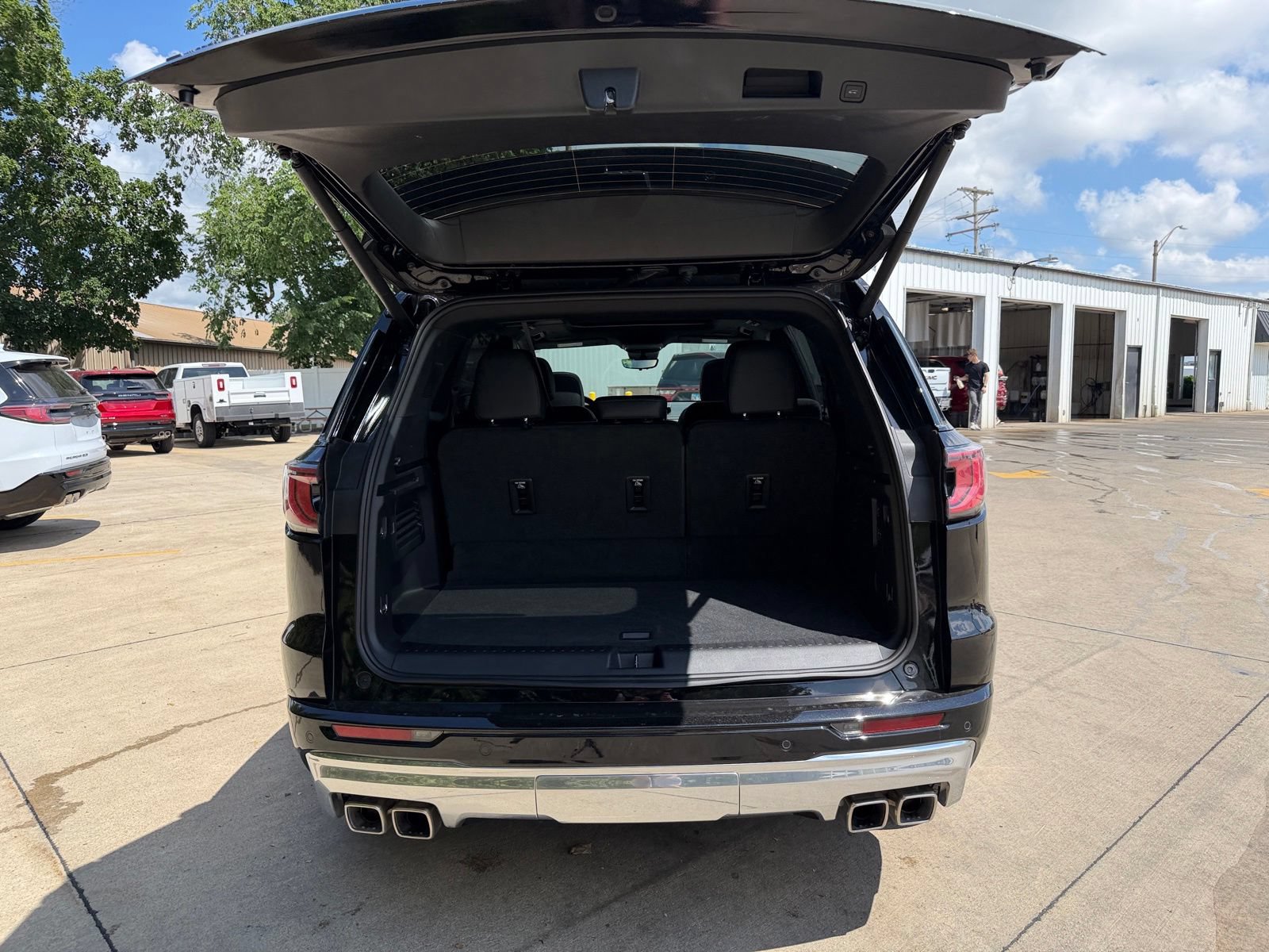 New 2026 GMC Acadia Denali w/ Super Cruise Package AWD/4WD image 36