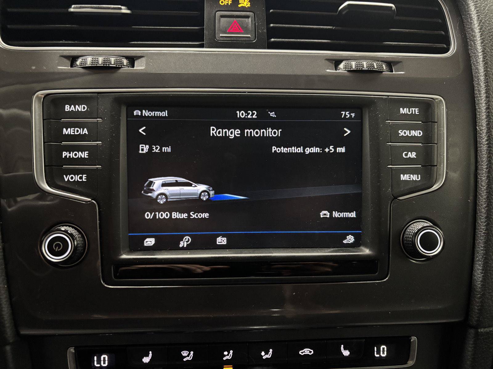 Used 2016 Volkswagen e-Golf SE w/ DC Fast Charging Package FWD image 33
