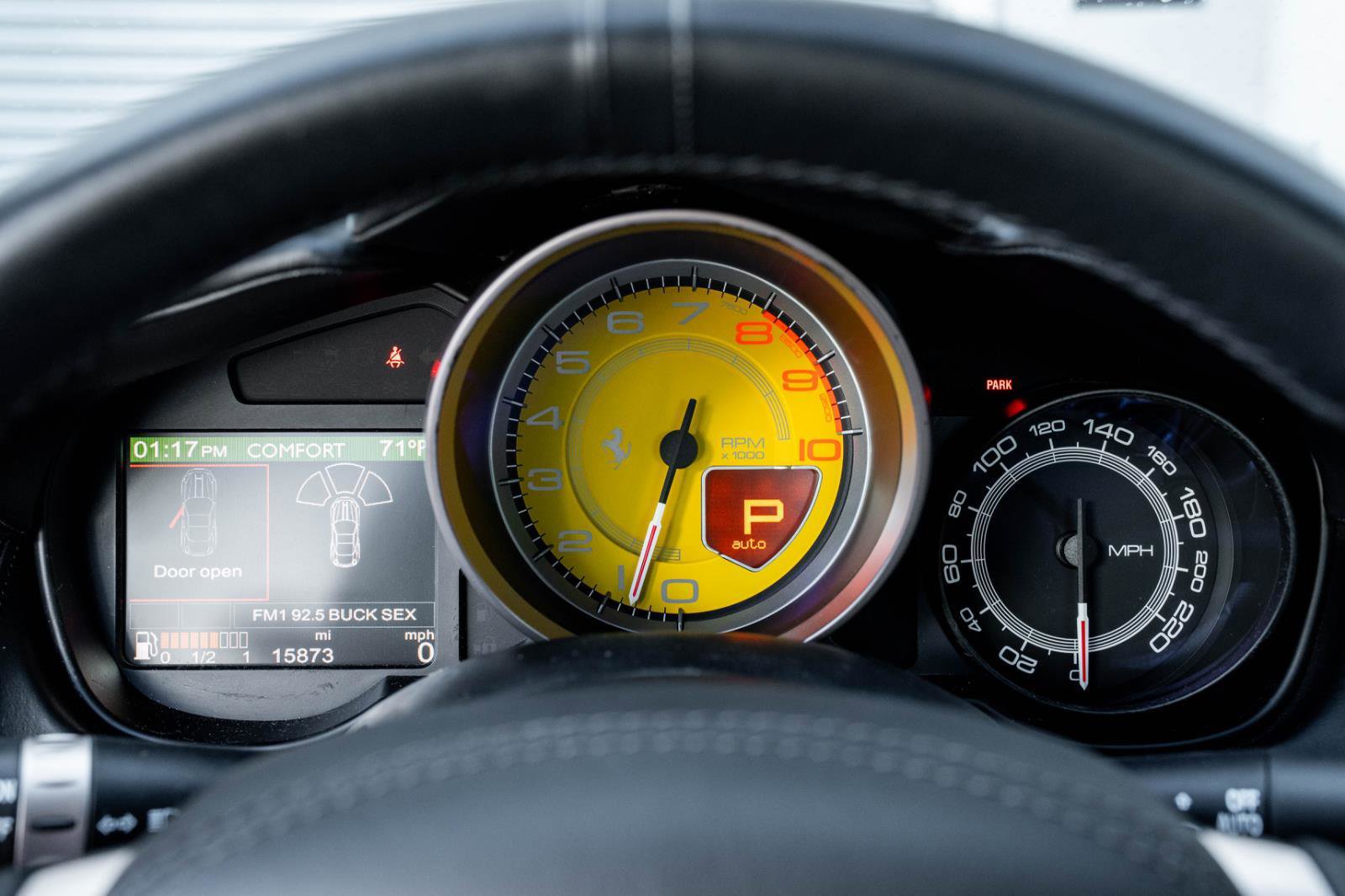 Used 2014 Ferrari California image 8