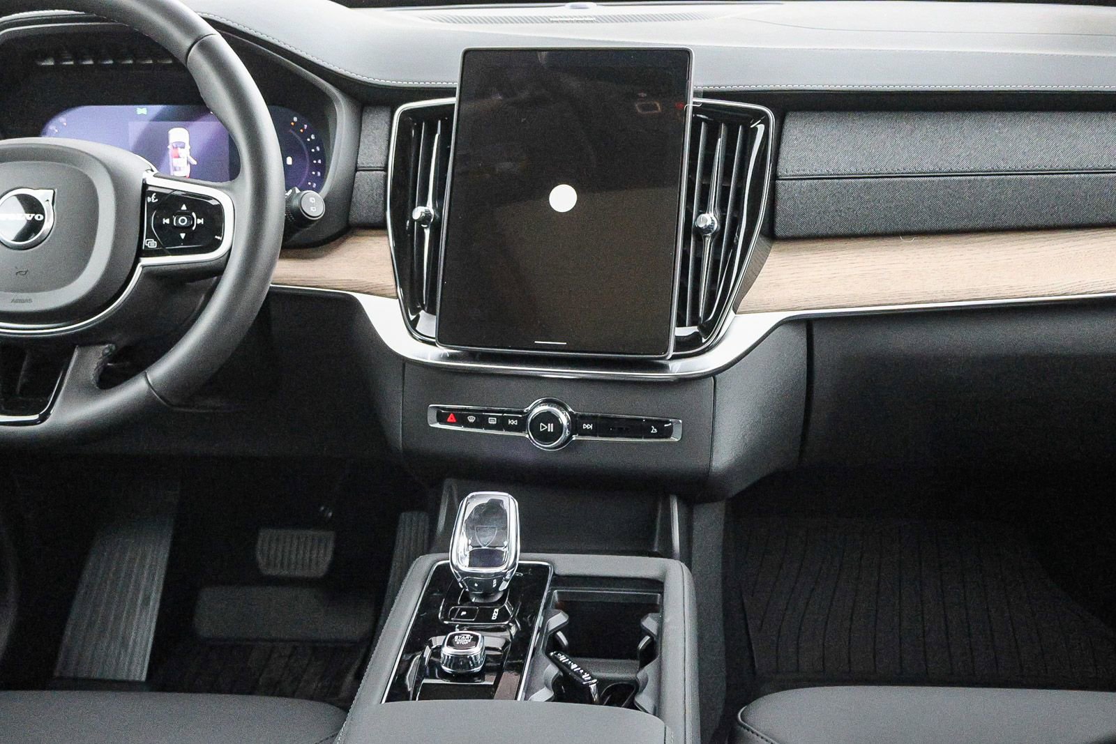 New 2026 Volvo XC90 B6 Plus w/ Protection Package image 23