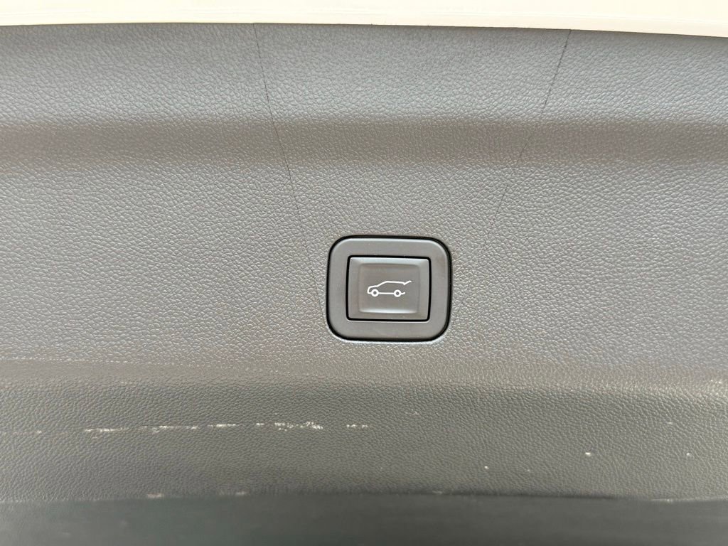 Used 2025 Cadillac Escalade Sport Platinum w/ LPO, ONYX Package AWD/4WD image 46