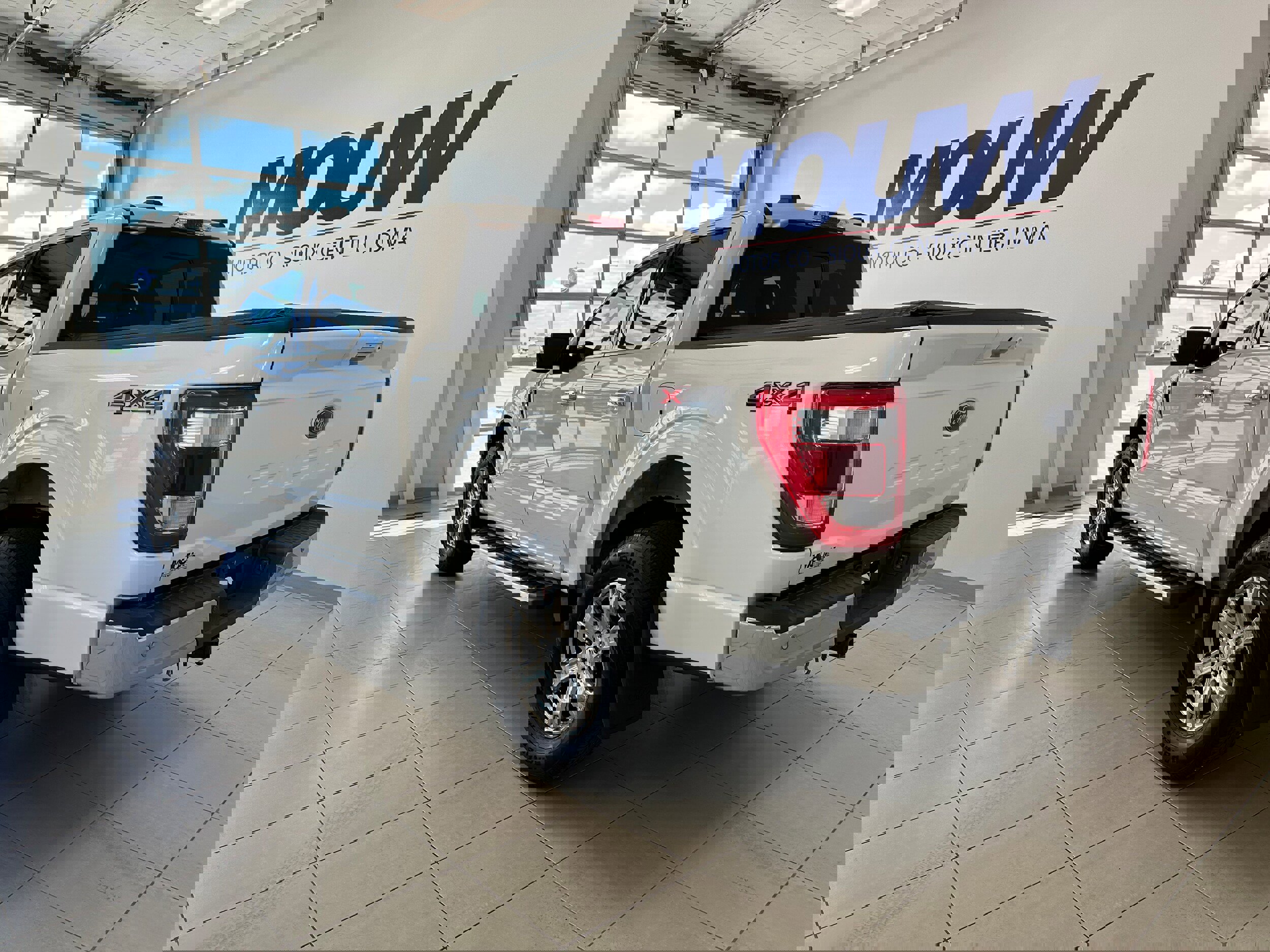 Used 2023 Ford F150 Lariat w/ Bed Utility Package image 6