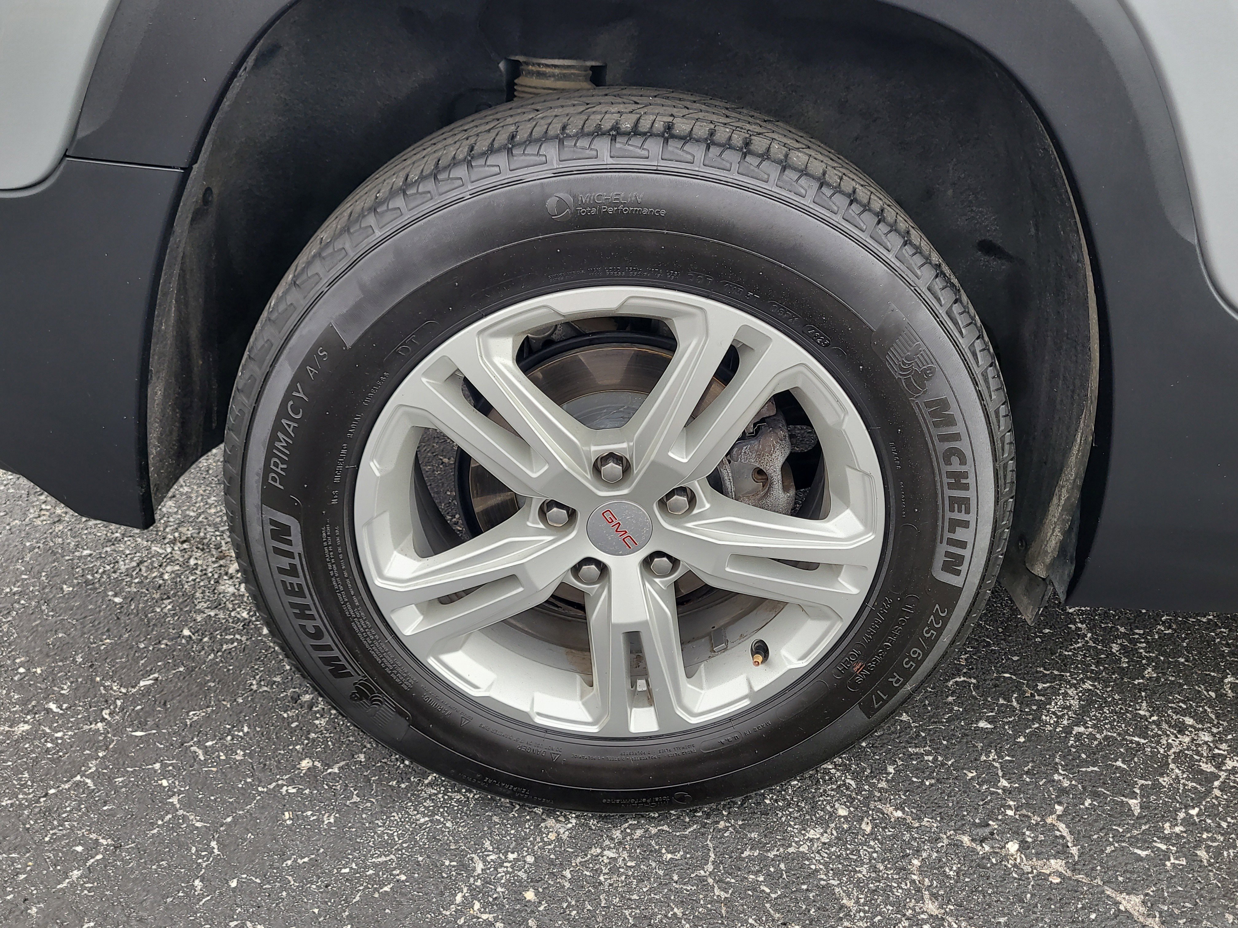 Used 2024 GMC Terrain SLE image 9