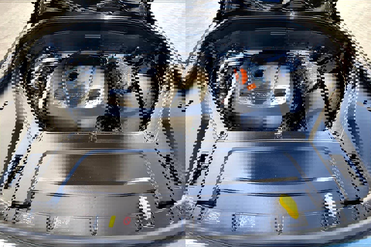 Used 2023 Volvo XC90 T8 Ultimate w/ Lounge Package image 13