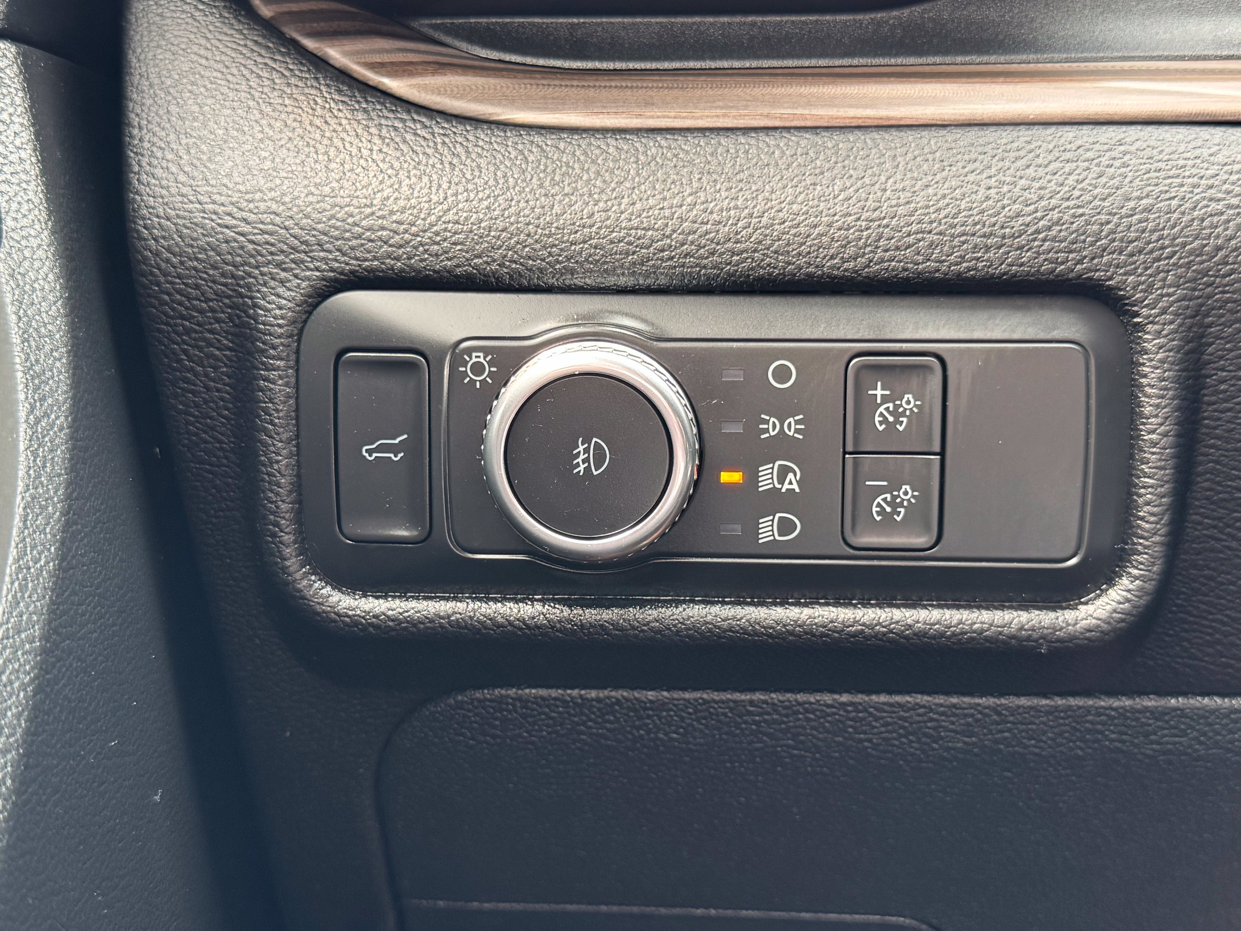 Used 2022 Ford Explorer Limited AWD/4WD image 46
