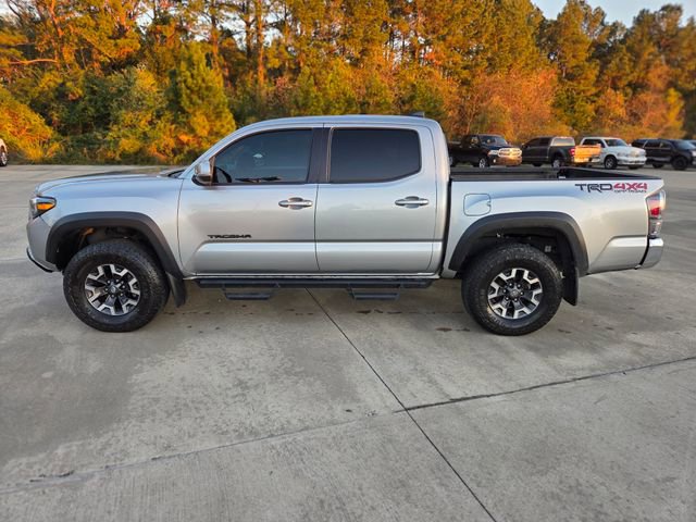 Used 2022 Toyota Tacoma TRD Off-Road image 2