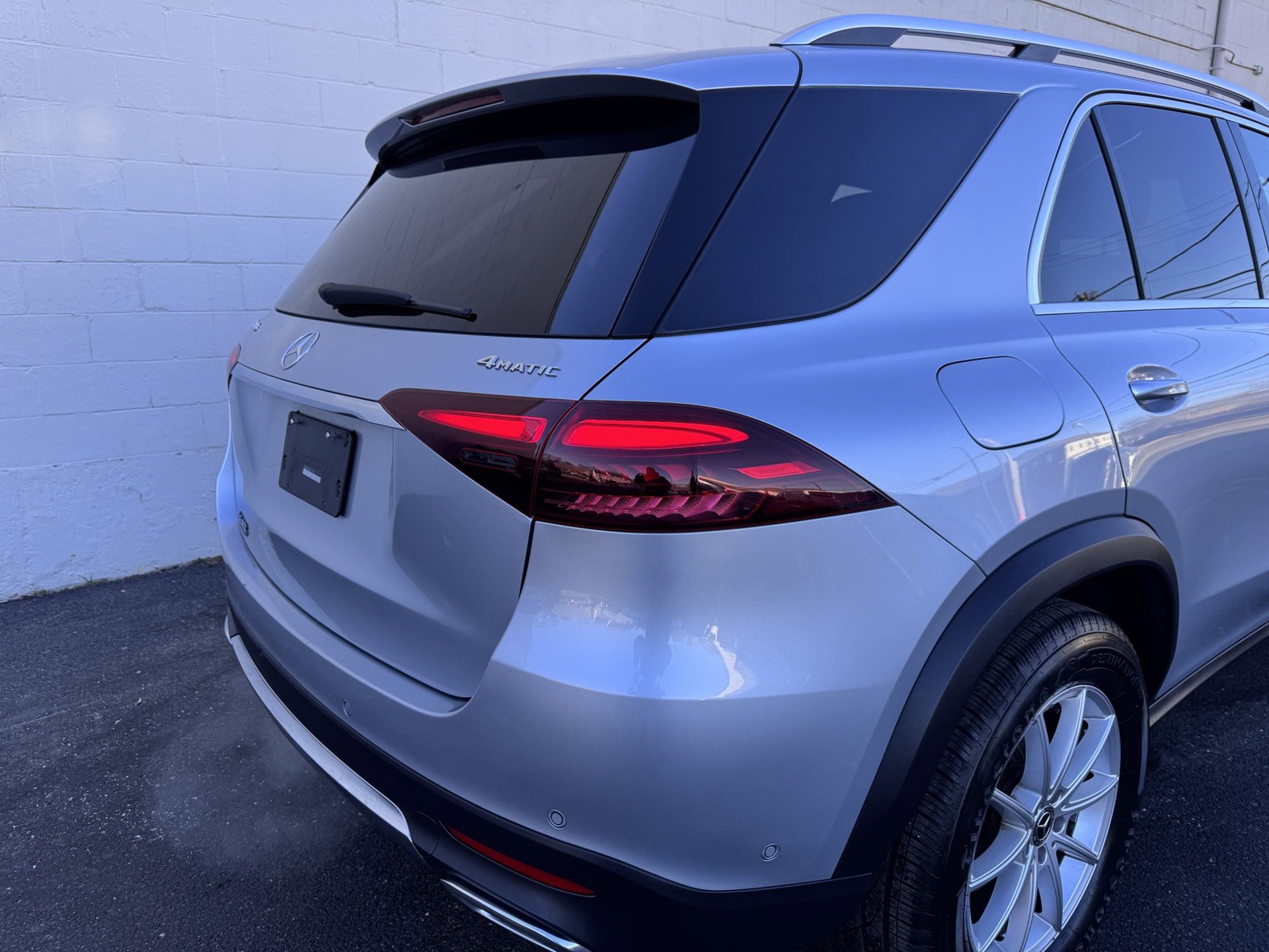 Used 2024 Mercedes-Benz GLE 450e 4MATIC image 4