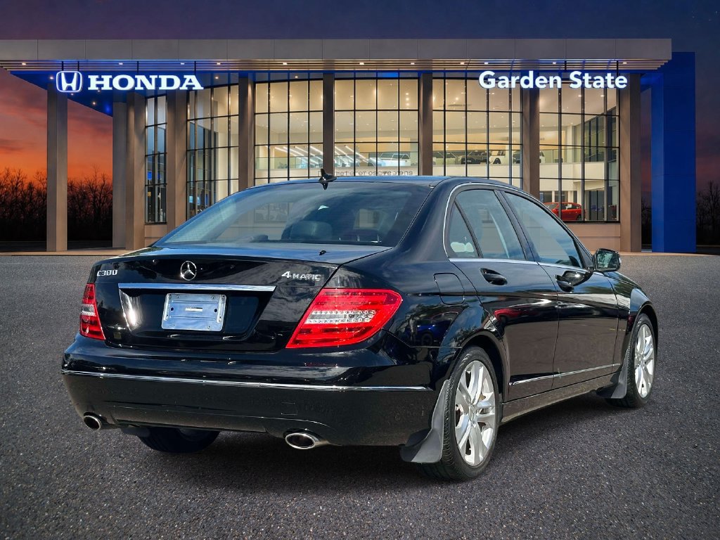Used 2012 Mercedes-Benz C 300 4MATIC Sedan image 4