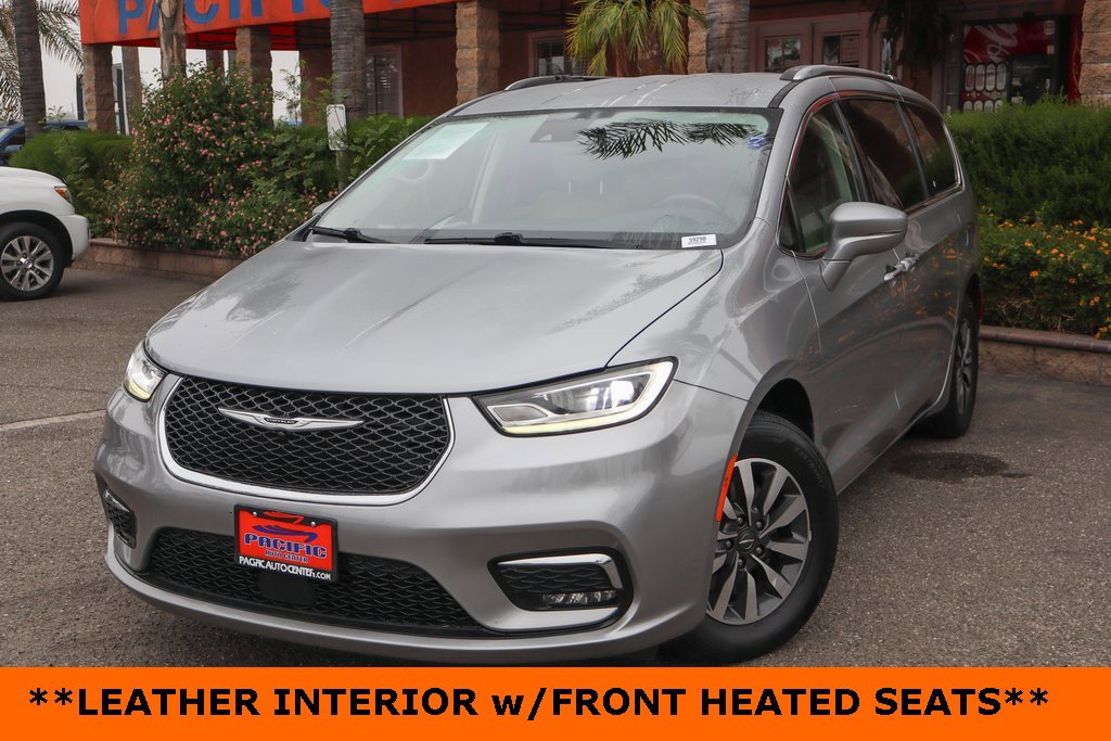 Used 2021 Chrysler Pacifica Touring-L image 4