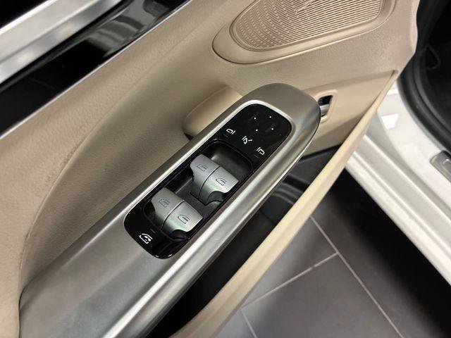 Used 2024 Mercedes-Benz C 300 Sedan image 41