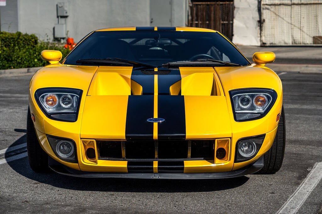 Used 2006 Ford GT RWD image 5