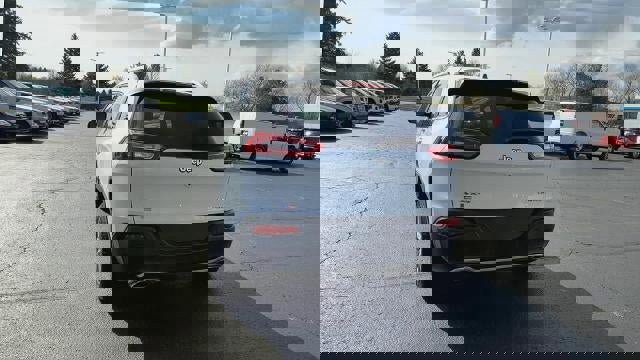 Used 2018 Jeep Cherokee Limited w/ Technology Group image 7