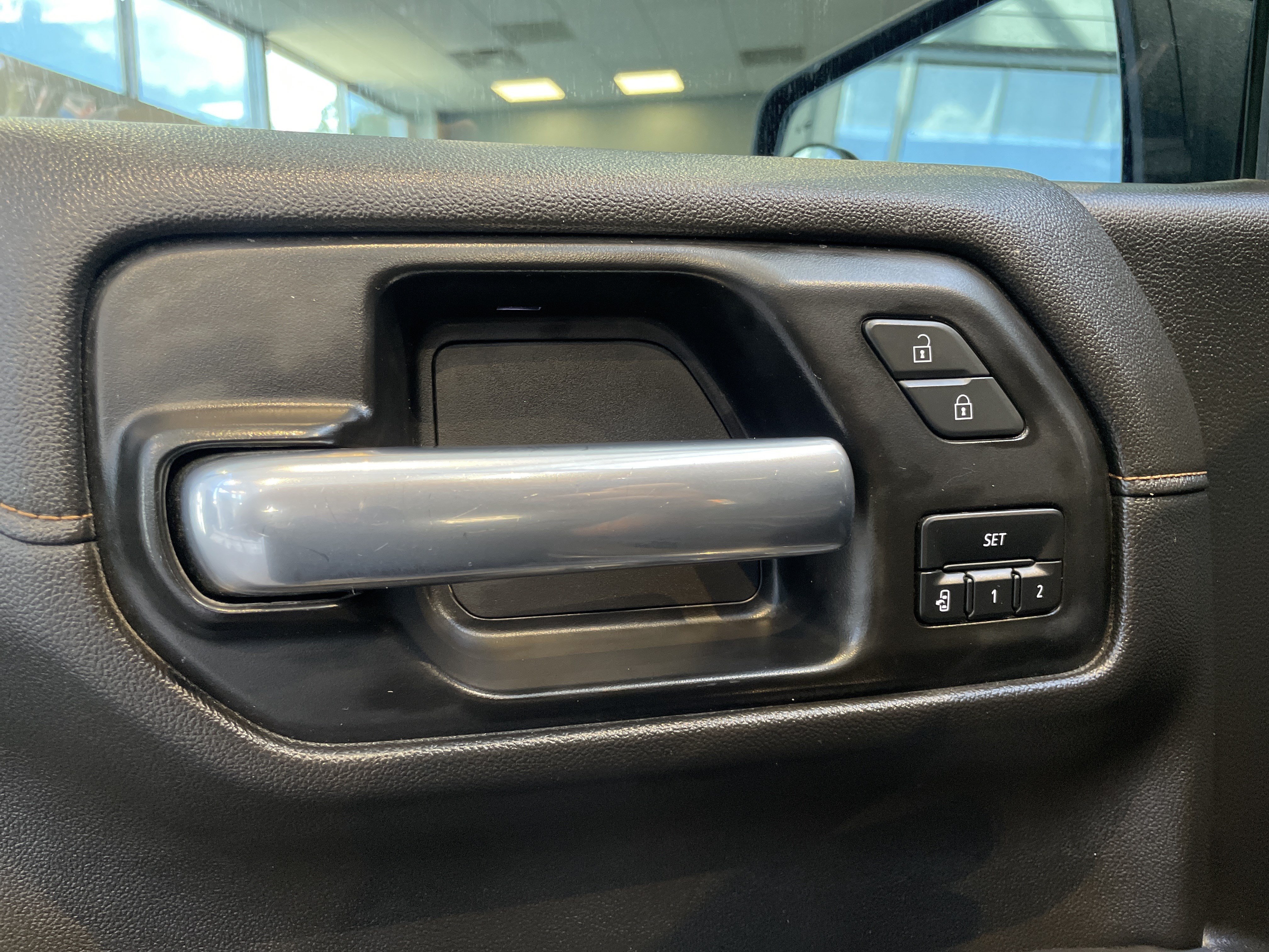Used 2022 GMC Sierra 1500 AT4 w/ AT4 Preferred Package AWD/4WD image 15