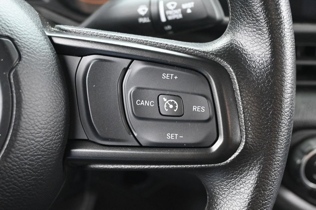 Used 2025 Jeep Gladiator Sport AWD/4WD image 17
