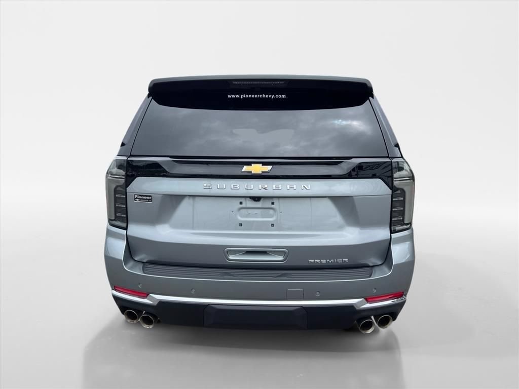 Used 2026 Chevrolet Suburban Premier AWD/4WD image 4