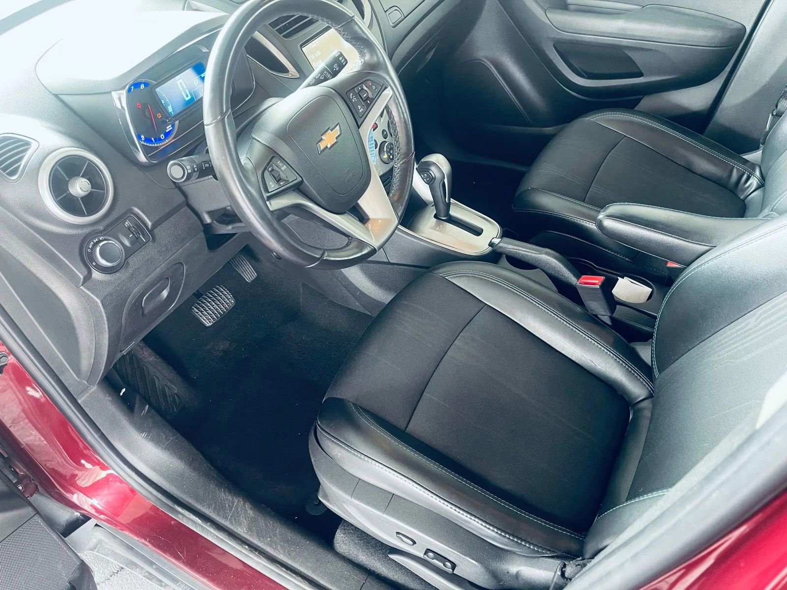 Used 2016 Chevrolet Trax LT w/ LT Convenience Package image 14