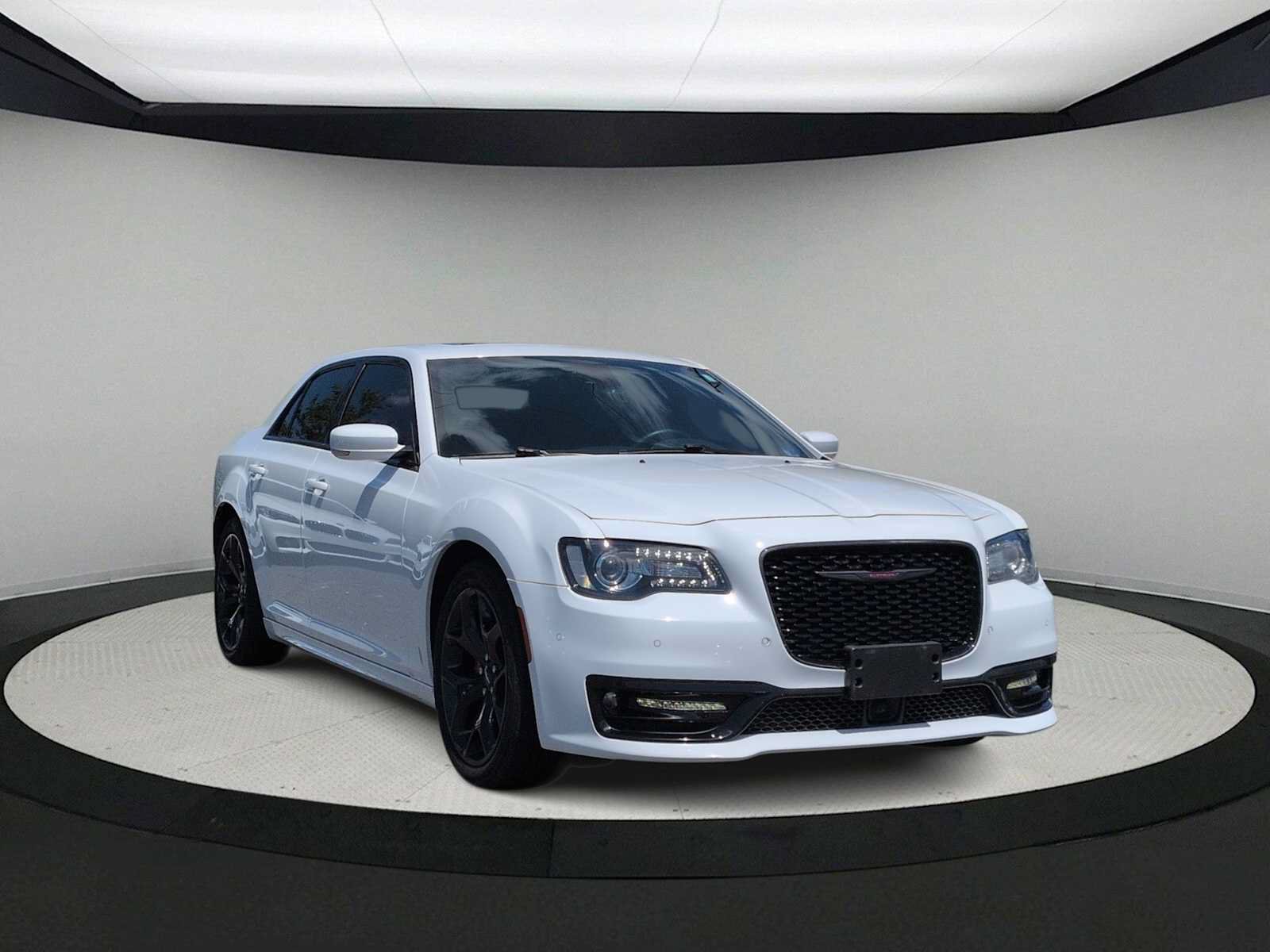 Used 2021 Chrysler 300 S w/ S Model Appearance Package RWD image 2