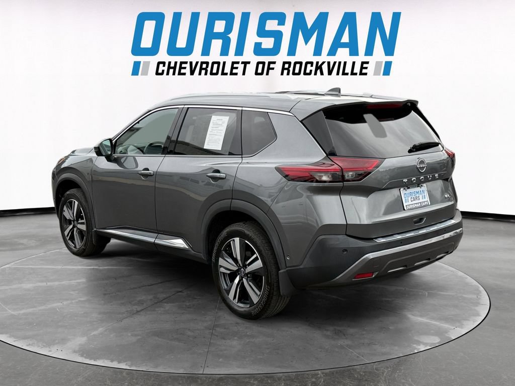 Used 2023 Nissan Rogue SL w/ SL Premium Package FWD image 4