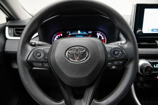 Used 2025 Toyota RAV4 XLE AWD/4WD image 32