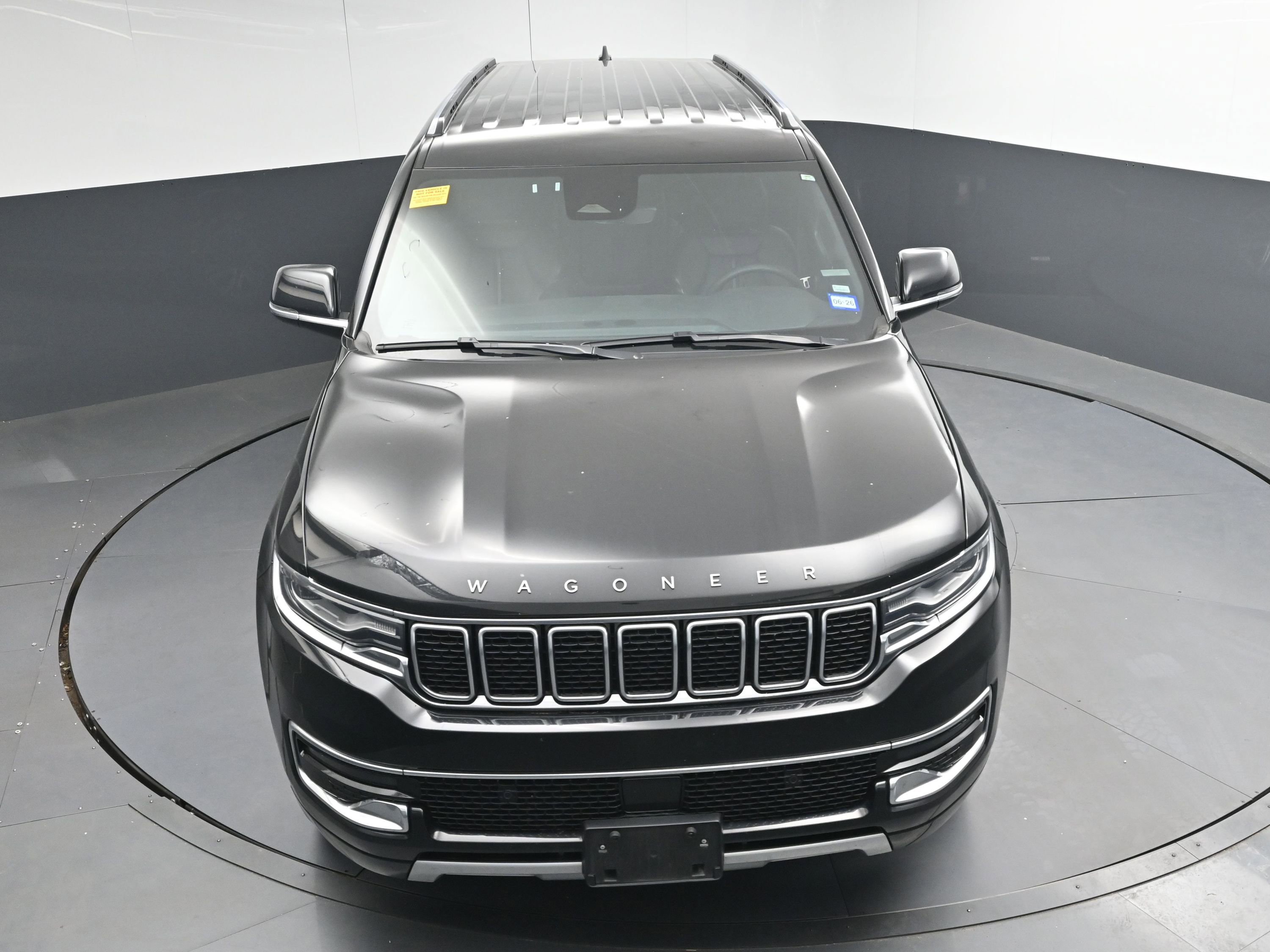 Used 2024 Jeep Wagoneer L Series II w/ Flexible Seating Group image 31