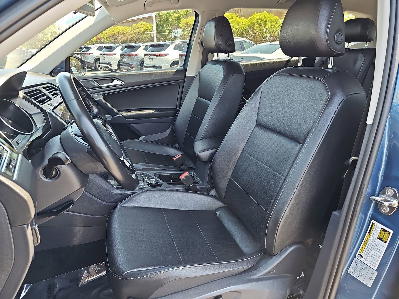 Used 2018 Volkswagen Tiguan SE AWD/4WD image 14