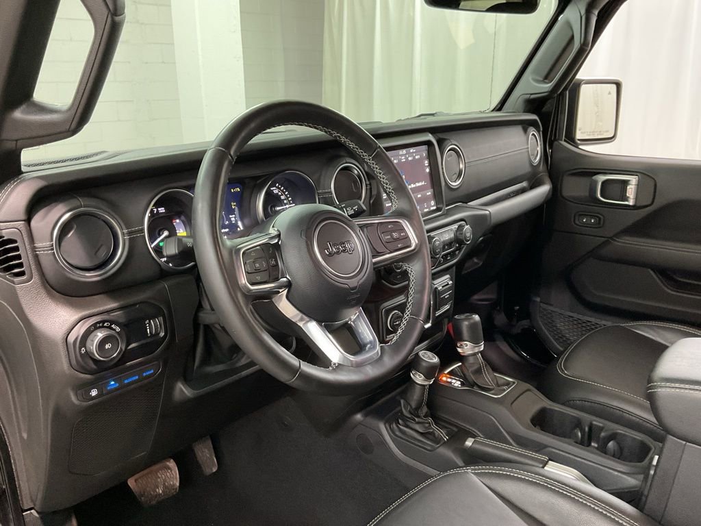 Used 2023 Jeep Wrangler Unlimited Sahara w/ Cold Weather Group image 17