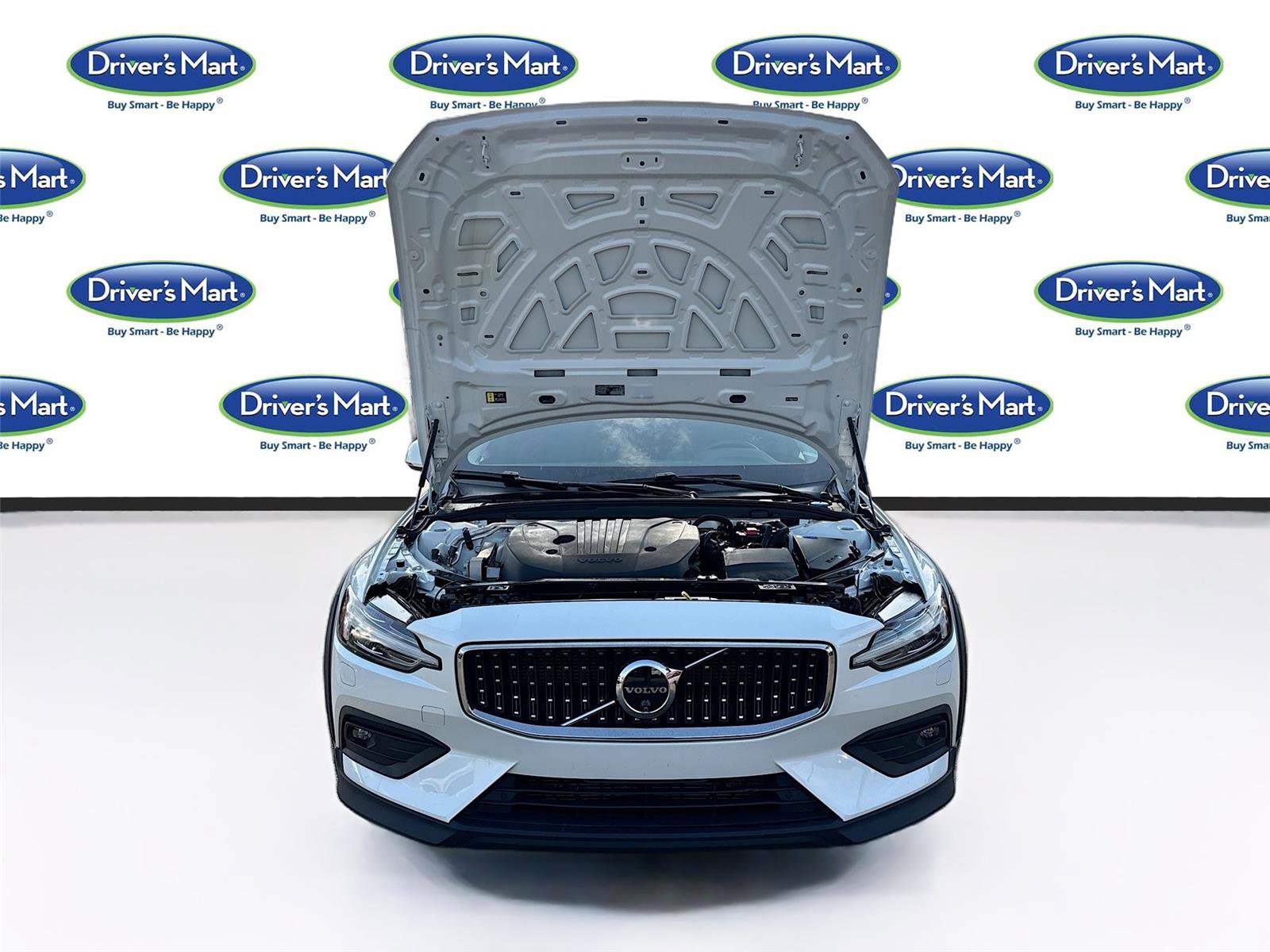 Used 2025 Volvo V60 B5 Cross Country Plus image 33