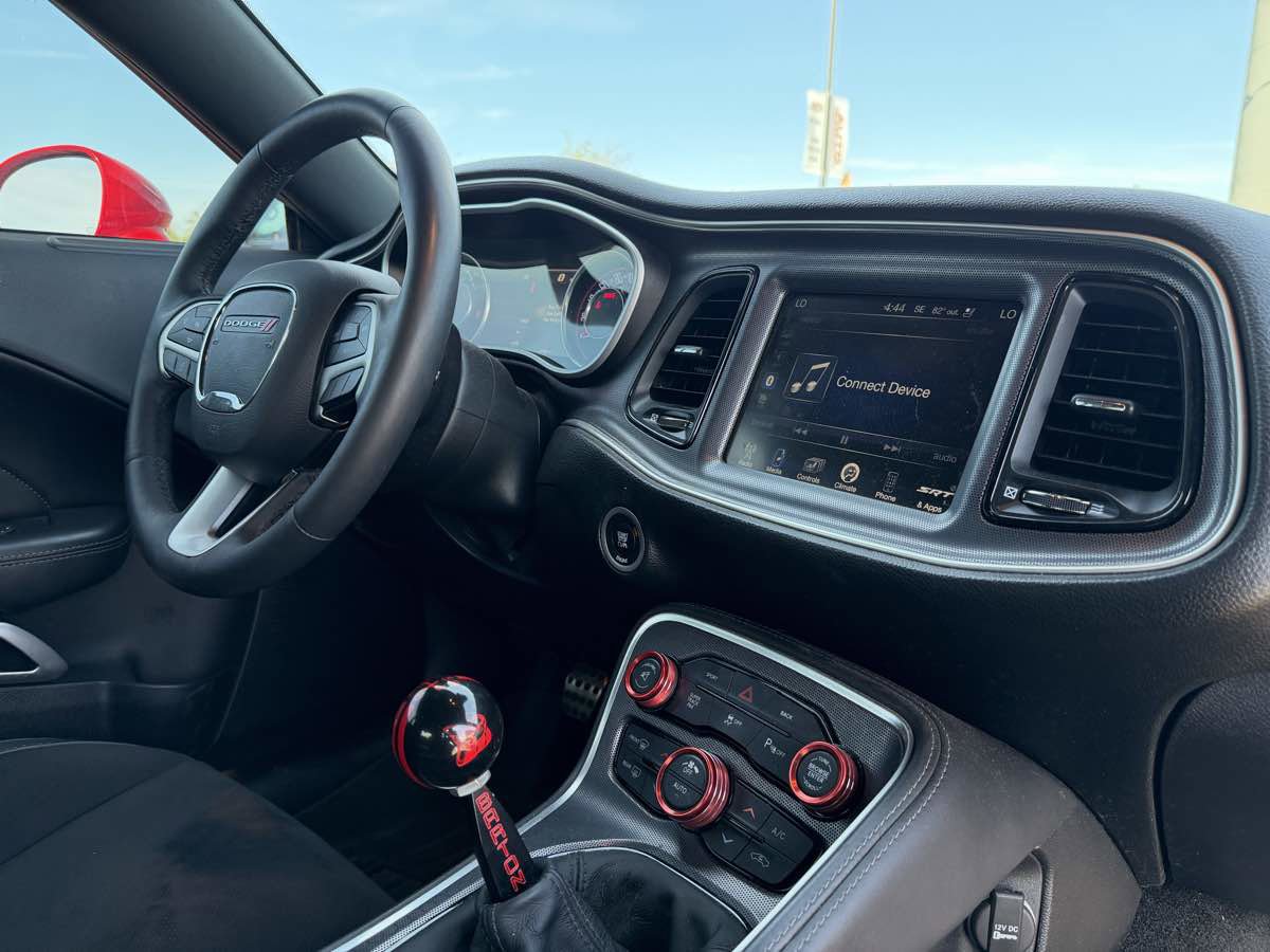 Used 2015 Dodge Challenger R/T Scat Pack w/ Leather Interior Group RWD image 19