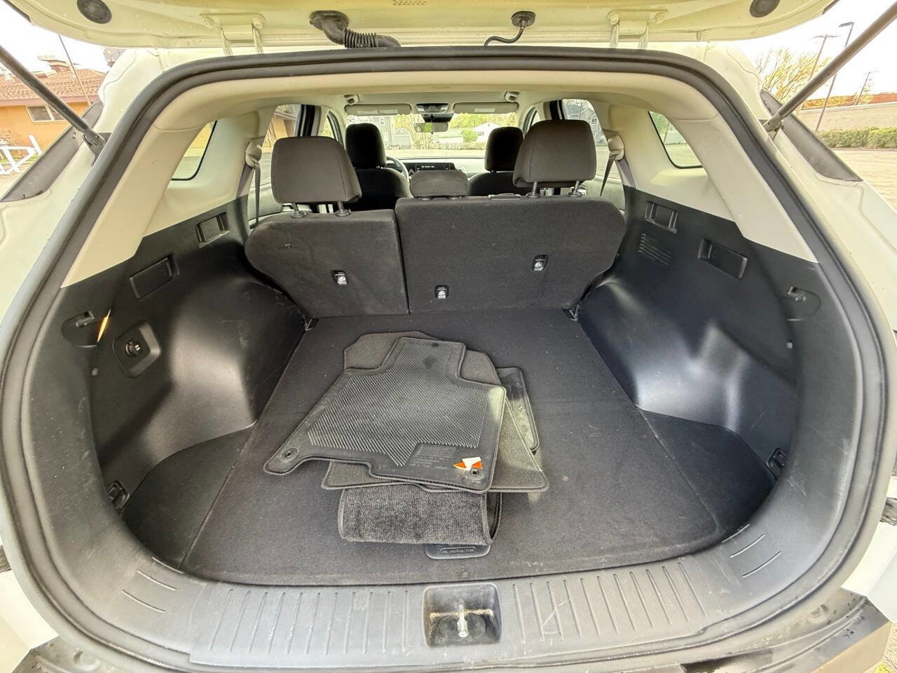 Used 2023 Kia Sportage LX image 14