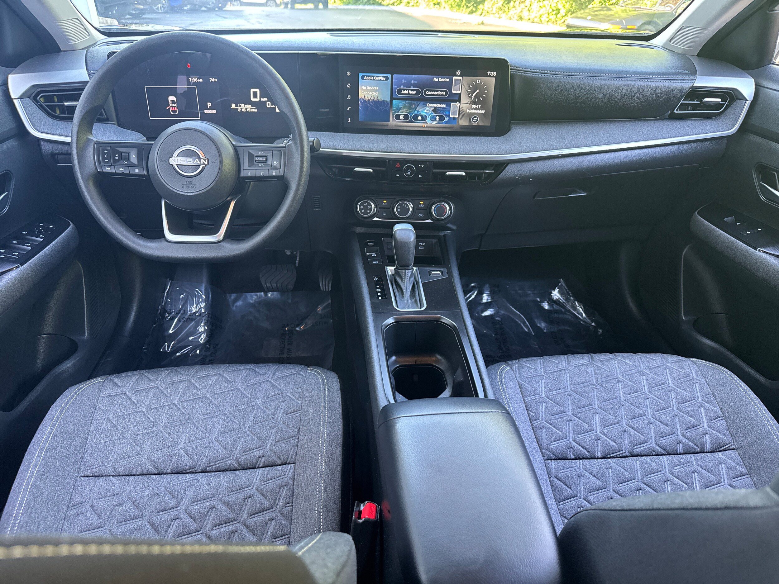 Used 2025 Nissan Kicks SV FWD image 13
