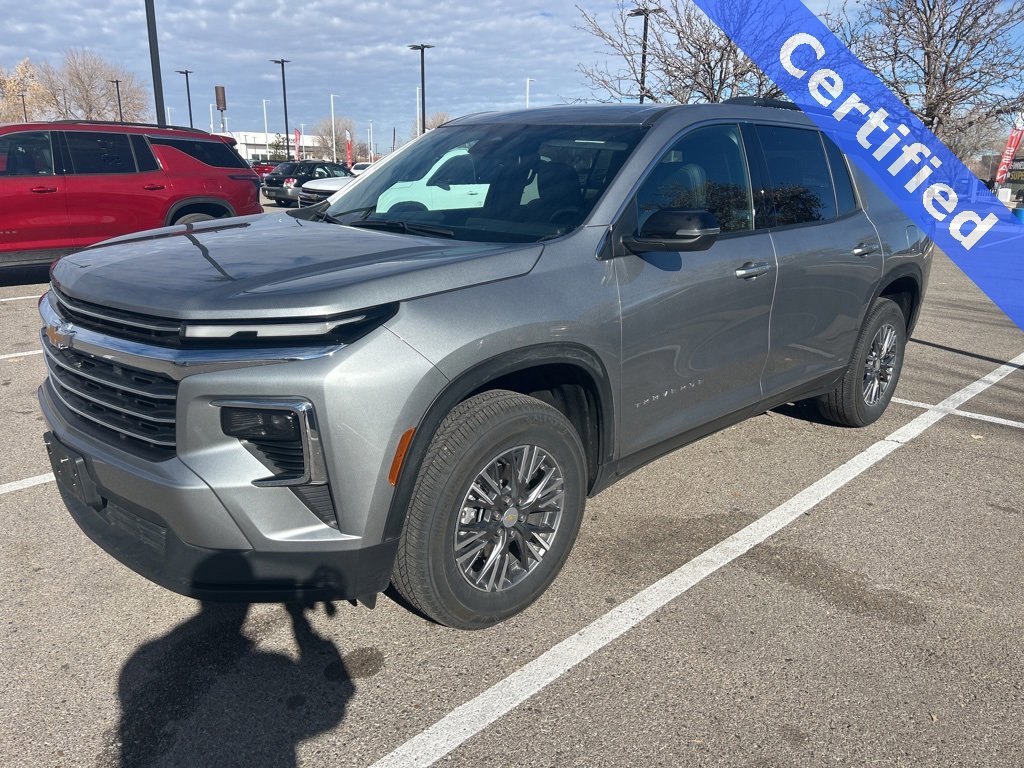 Used 2025 Chevrolet Traverse LT