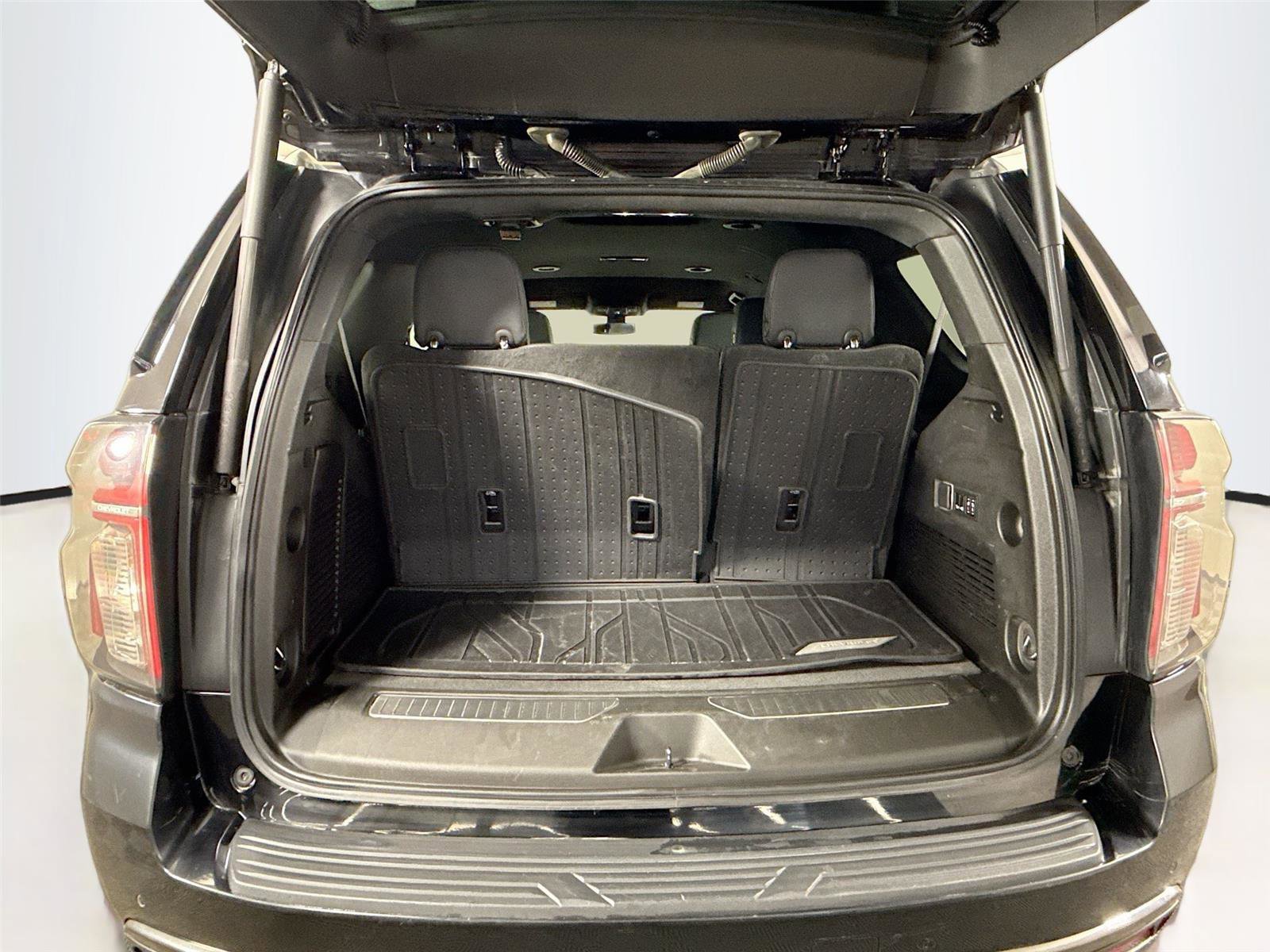 Used 2022 Chevrolet Tahoe RST w/ Luxury Package image 19