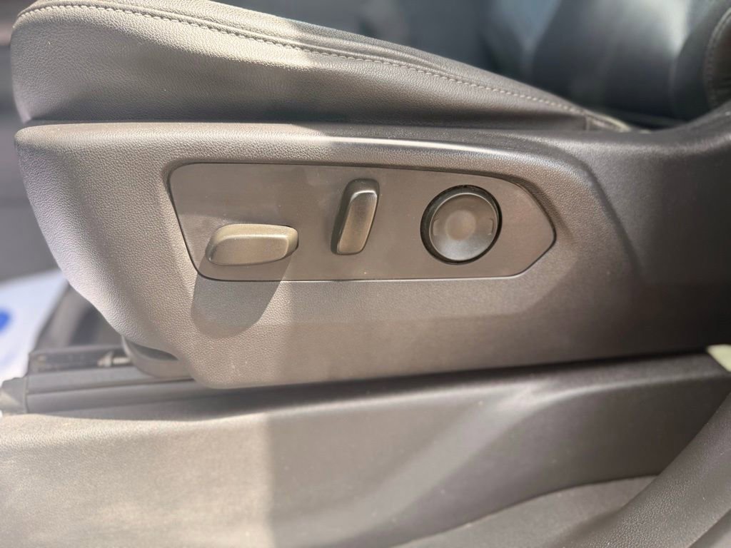 Used 2023 GMC Sierra 1500 SLT image 15