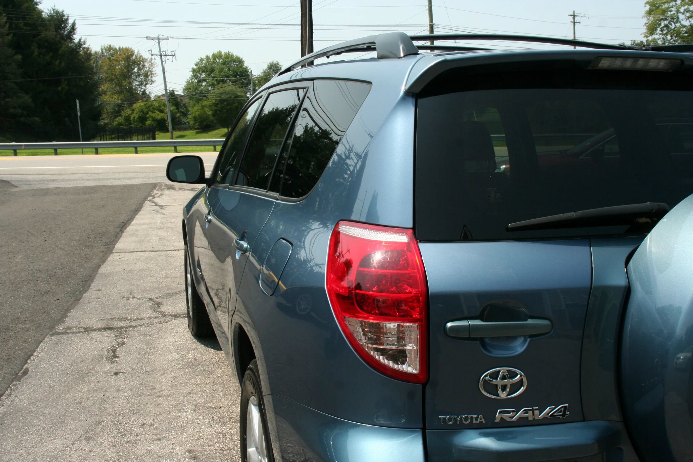 Used 2006 Toyota RAV4 Limited AWD/4WD image 29