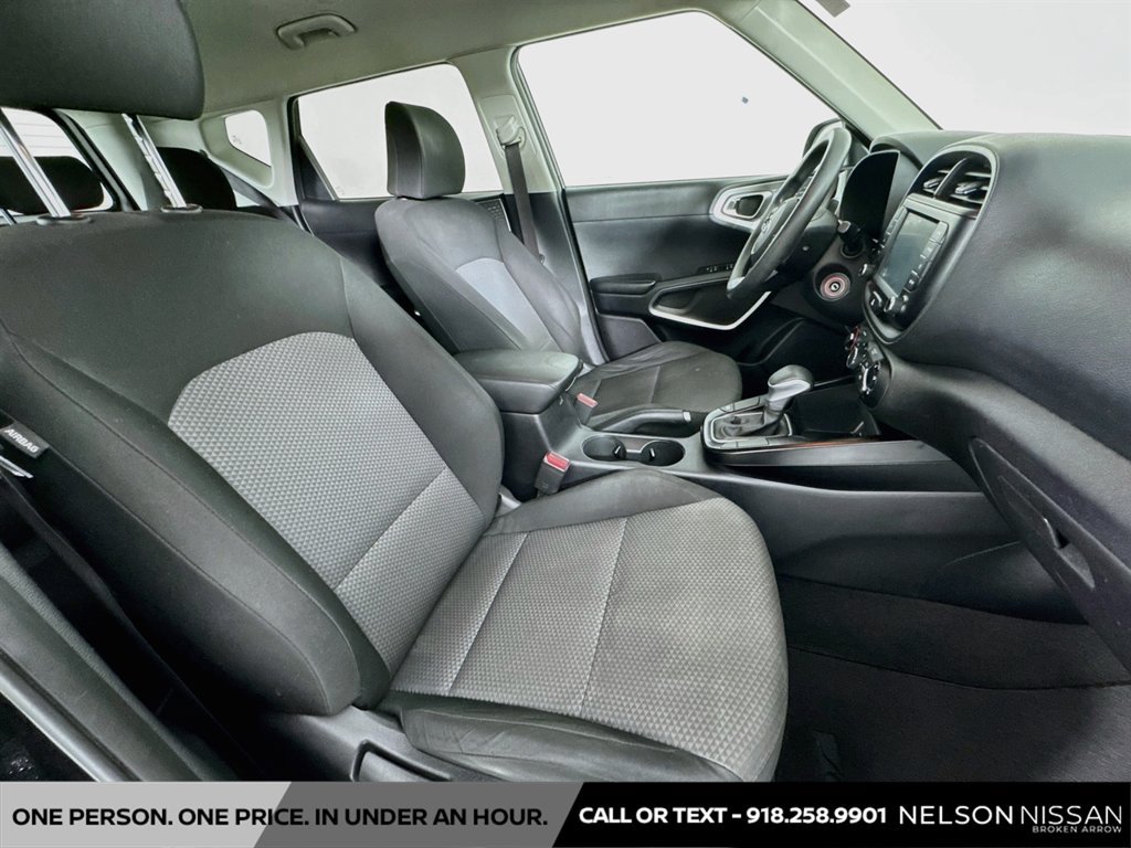 Used 2020 Kia Soul LX FWD image 25