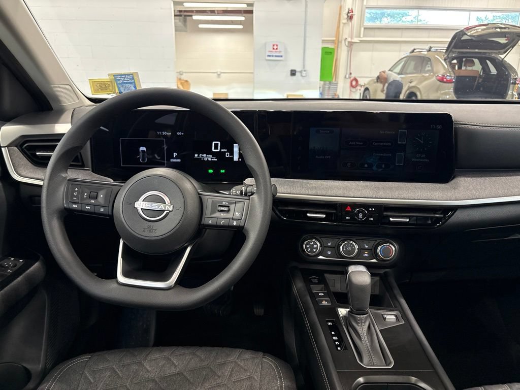 Used 2025 Nissan Kicks SV w/ SV Premium Package AWD/4WD image 7