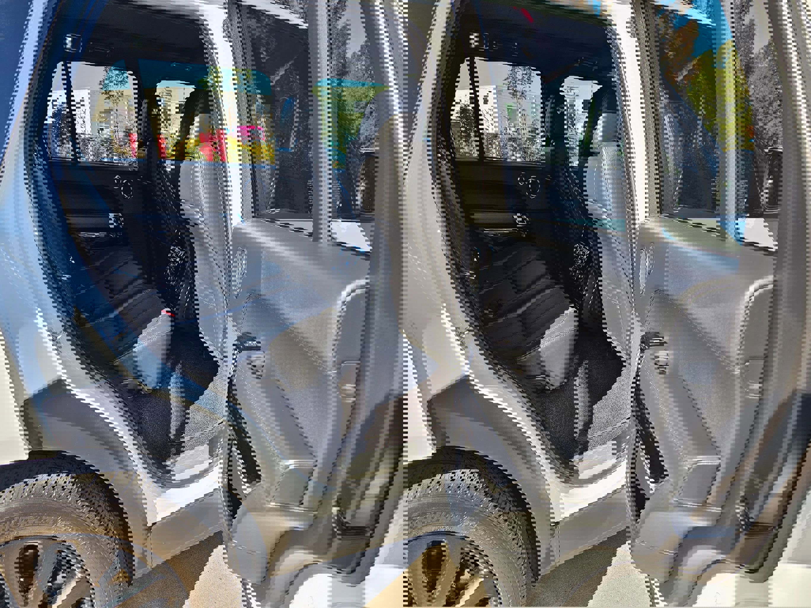 Used 2016 Land Rover Range Rover HSE image 29