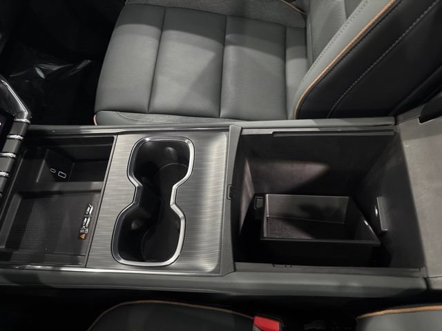 Used 2025 GMC Acadia AT4 w/ Luxury Package AWD/4WD image 26