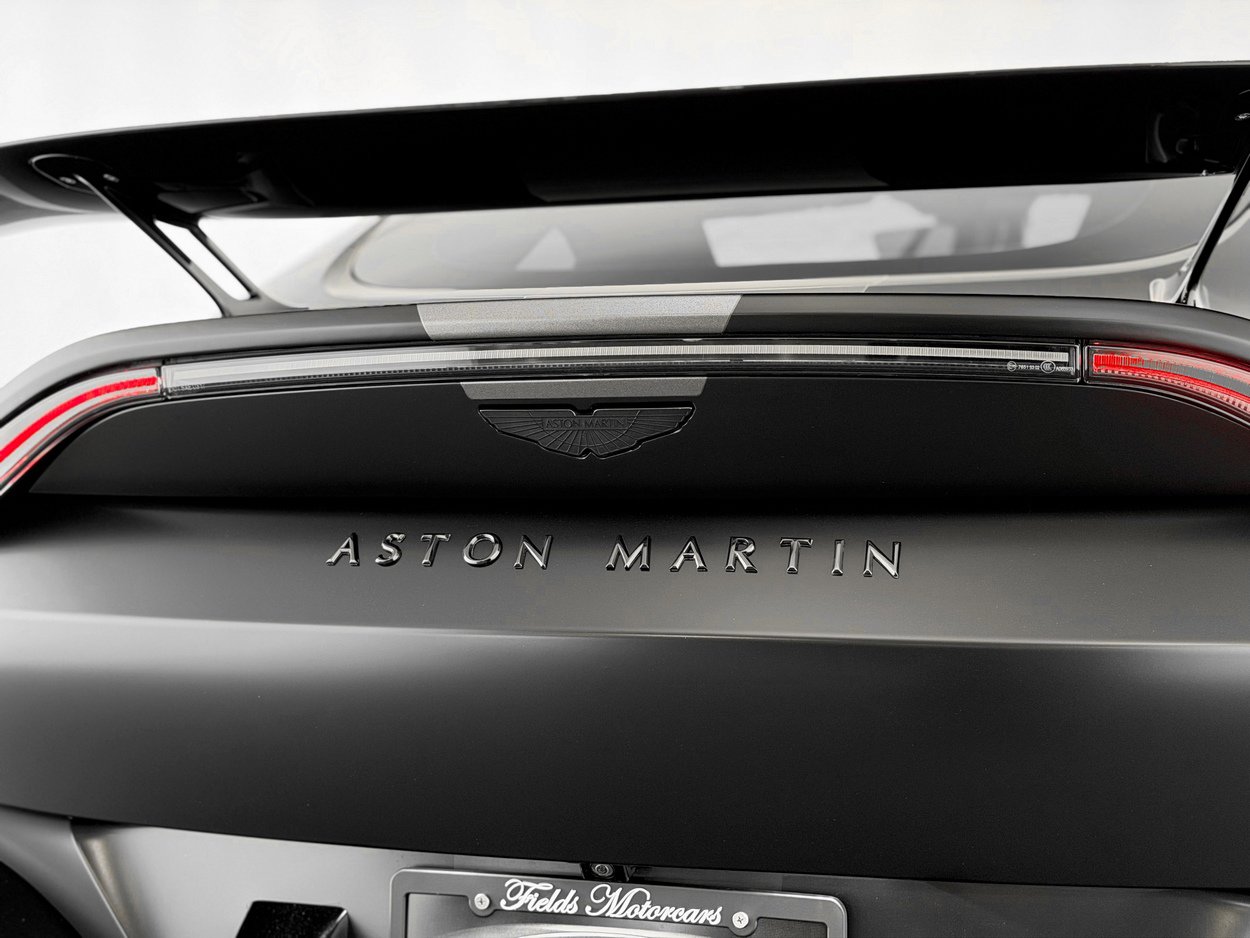 Used 2022 Aston Martin V8 Vantage Coupe image 46