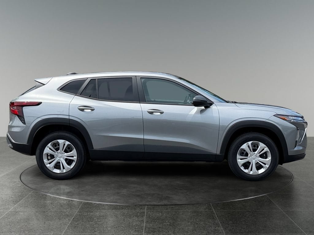New 2026 Chevrolet Trax LS w/ Driver Confidence Package FWD image 10