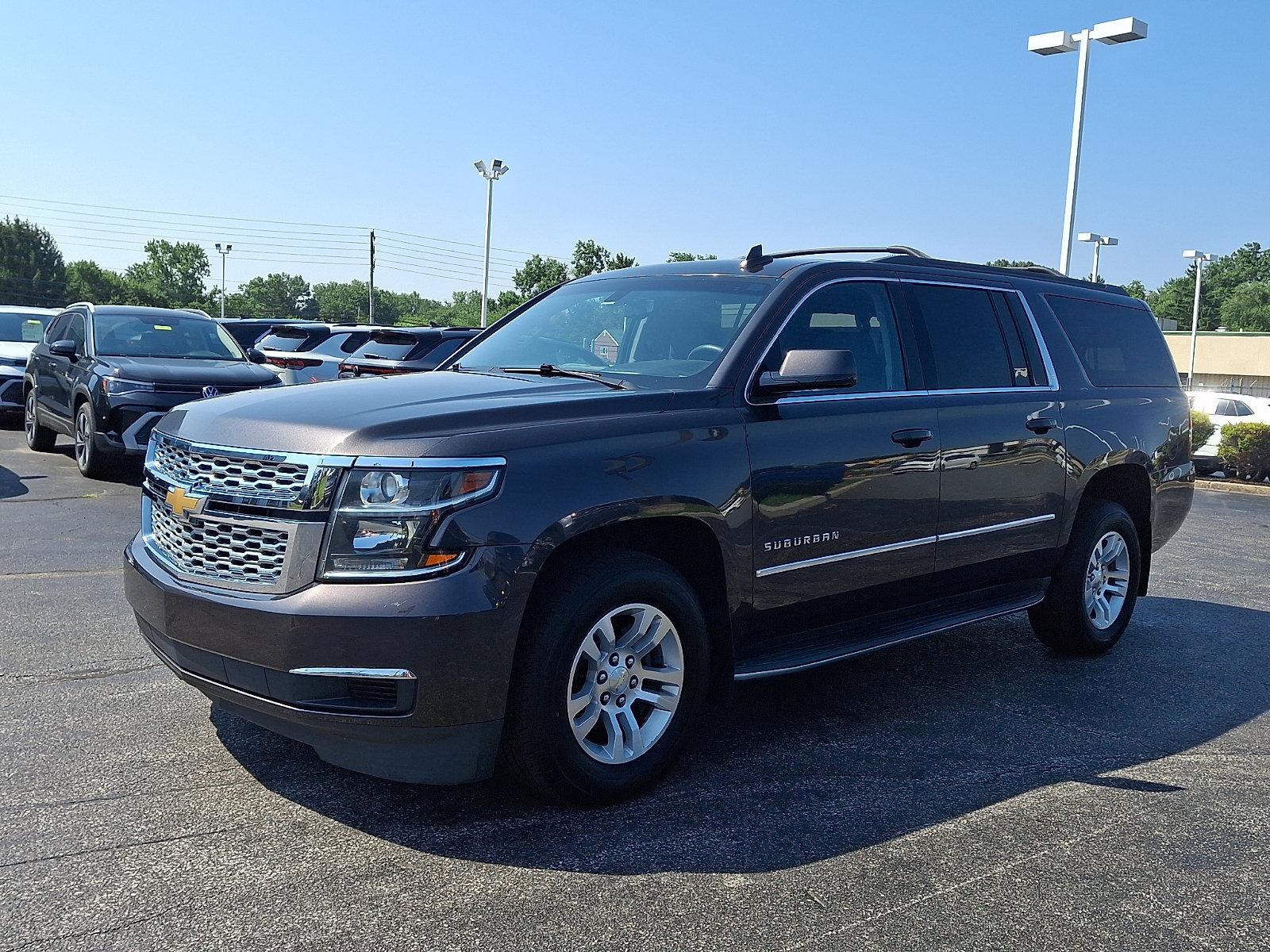 Used 2018 Chevrolet Suburban LS AWD/4WD image 3