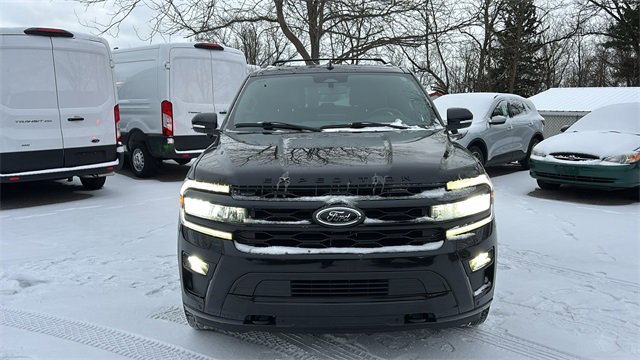 Used 2023 Ford Expedition Limited image 6