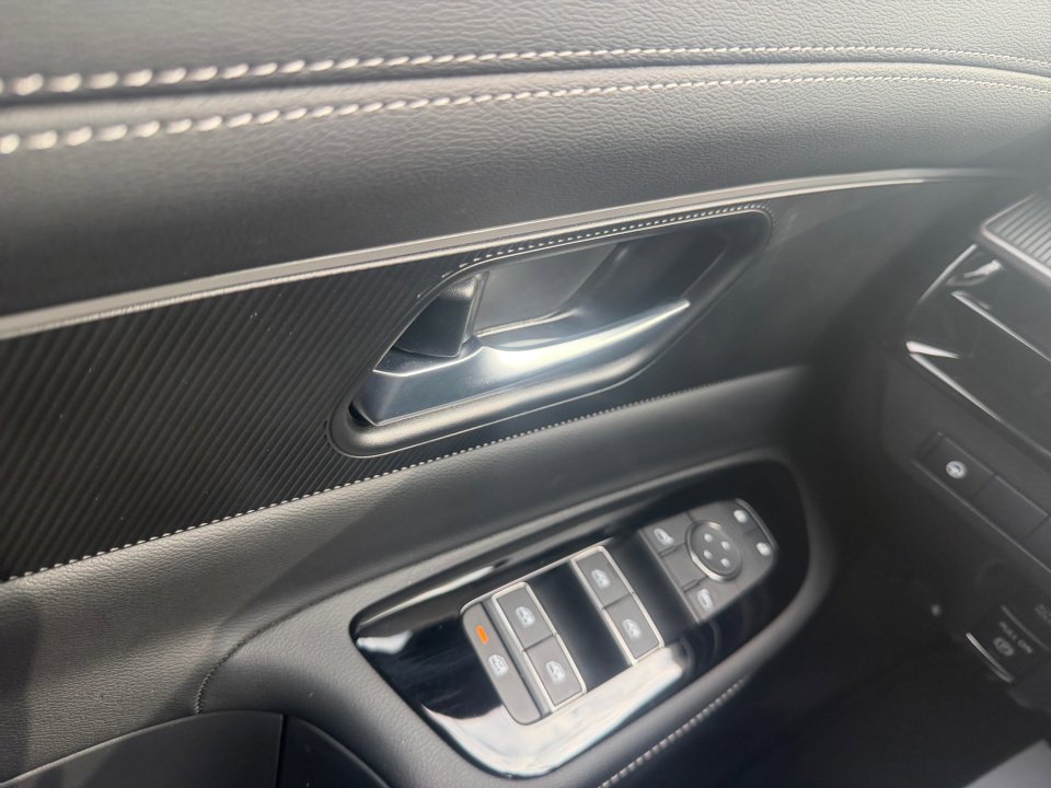 Used 2025 Nissan Murano SV image 36