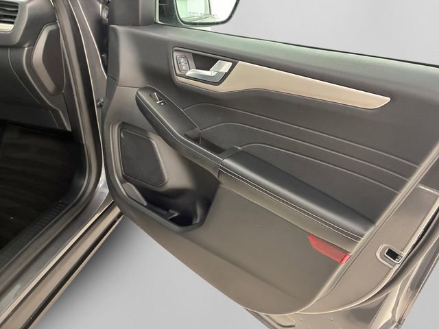 Used 2021 Ford Escape SE w/ SE Sport Appearance Package AWD/4WD image 15