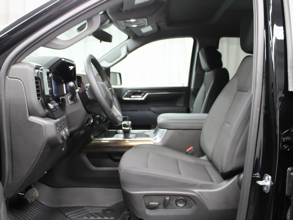 Used 2025 Chevrolet Silverado 1500 RST image 9