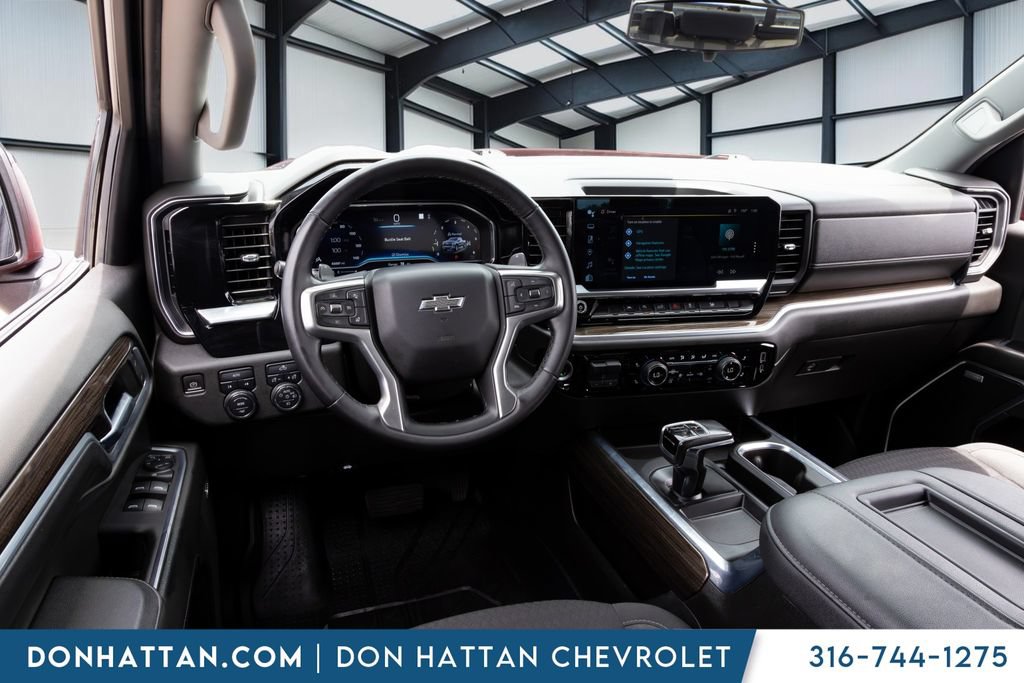 Used 2022 Chevrolet Silverado 1500 RST w/ Convenience Package II AWD/4WD image 17