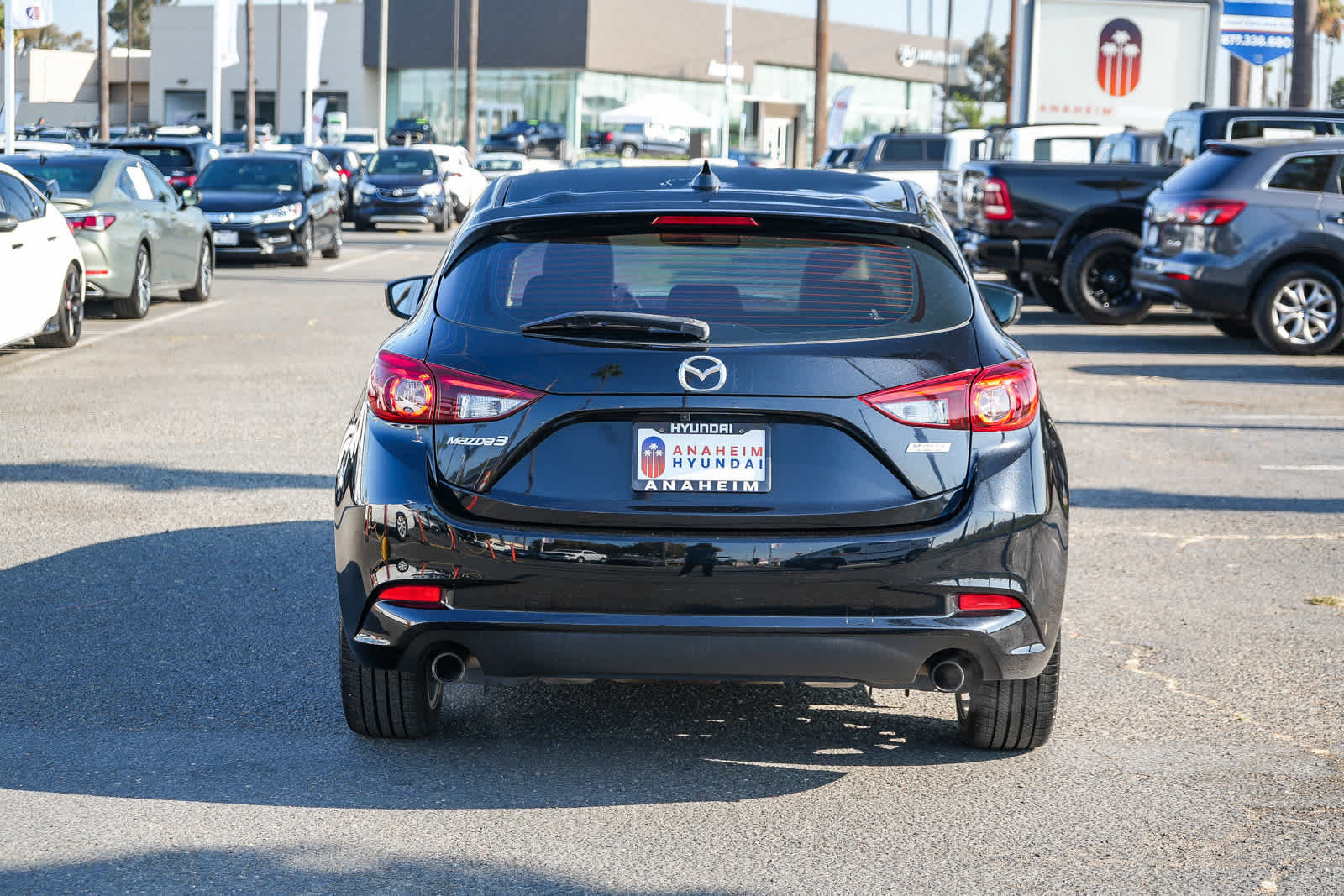 Used 2017 MAZDA MAZDA3 Grand Touring w/ Premium Equipment Package FWD image 8