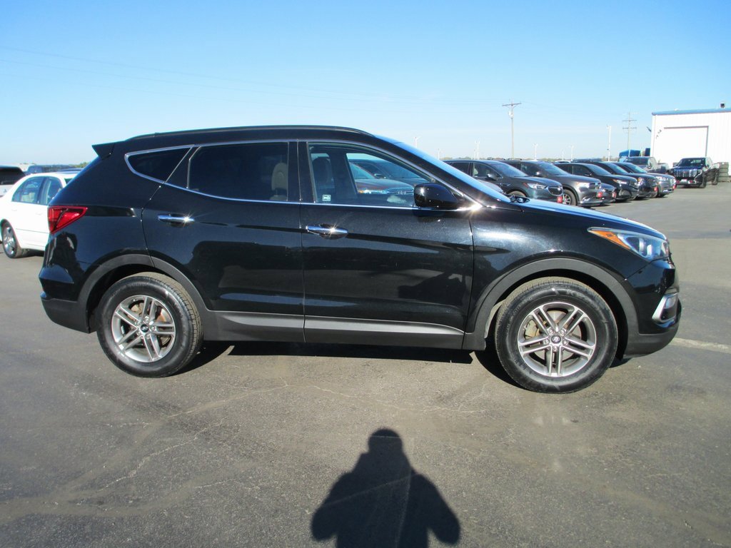Used 2017 Hyundai Santa Fe Sport image 2