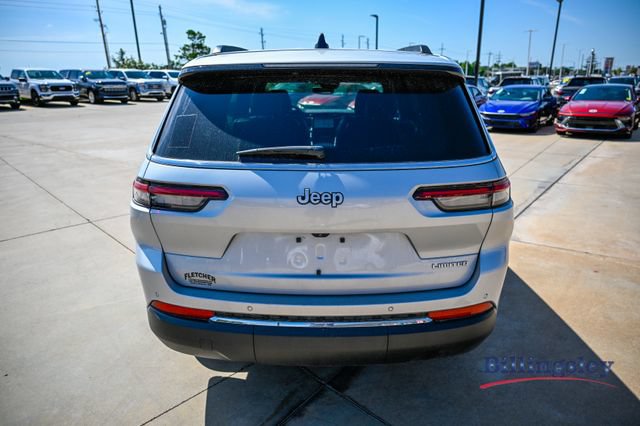 Used 2024 Jeep Grand Cherokee L Limited RWD image 4