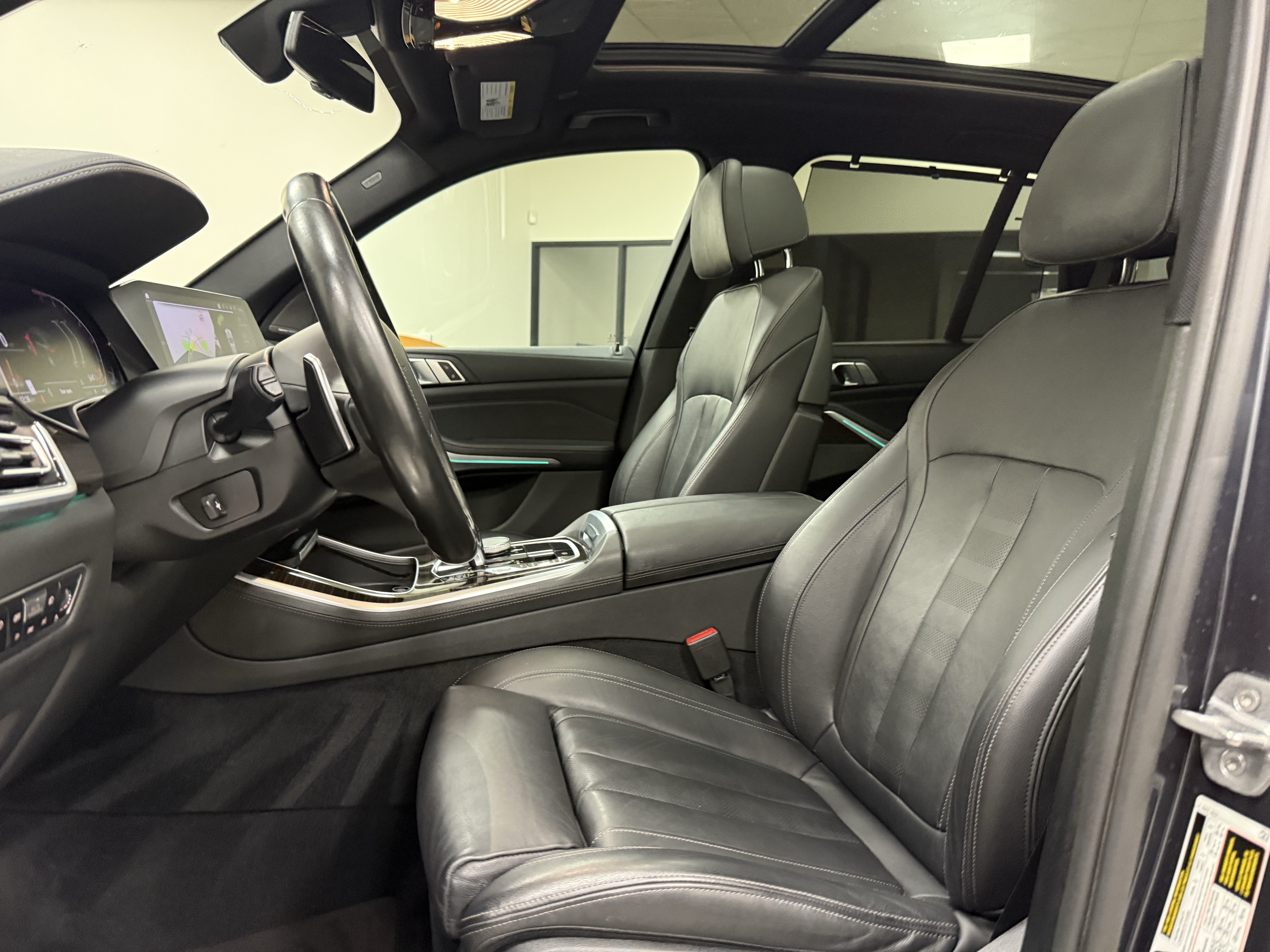 Used 2020 BMW X5 sDrive40i w/ M Sport Package RWD image 13